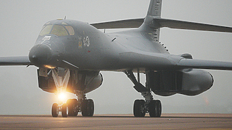 Най малко 12 американски стратегически бомбардировача B 1B Lancer са
