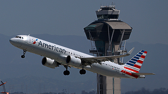 Срив в IT системата на American Airlines блокира  над 1000 полета