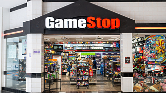 Търговецът на видеоигри GameStop притежава близо 10 от компанията за