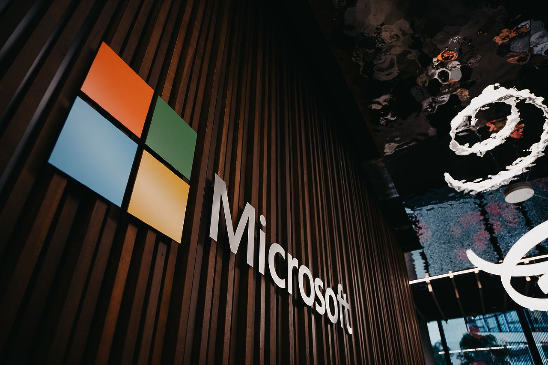 Microsoft отчете рекордна печалба, Meta разочарова инвеститорите