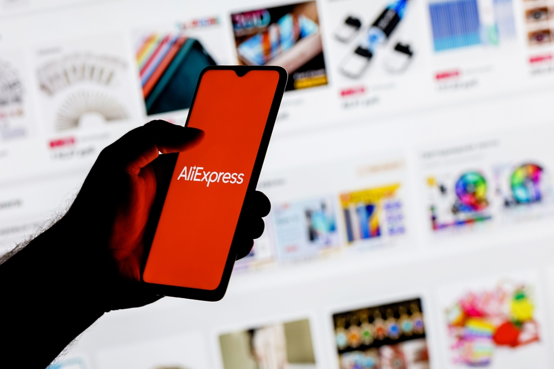 Европейската комисия глоби AliExpress с 550 милиона евро за фалшификати