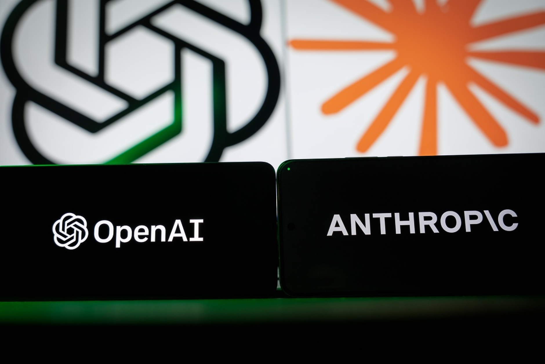 AI агенти на Anthropic и OpenAI са замесени в нови пробиви в сигурността