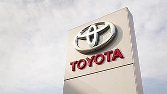 Toyota отчете почти двойно по-висока печалба благодарение на слабата йена и силните продажби на автомобили