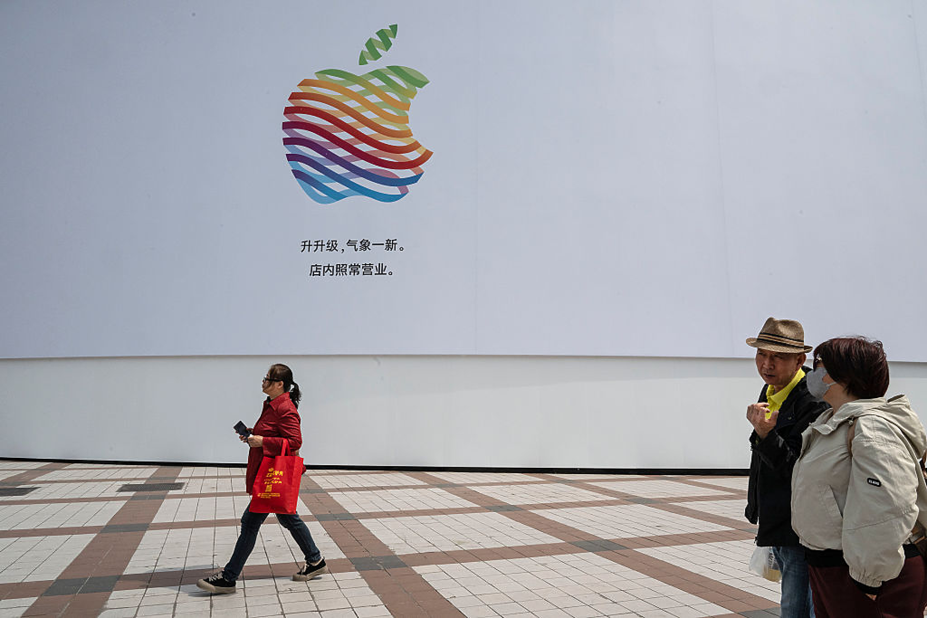 Ройтерс: Apple обучава собствен AI модел за китайския пазар с подкрепата на Alibaba