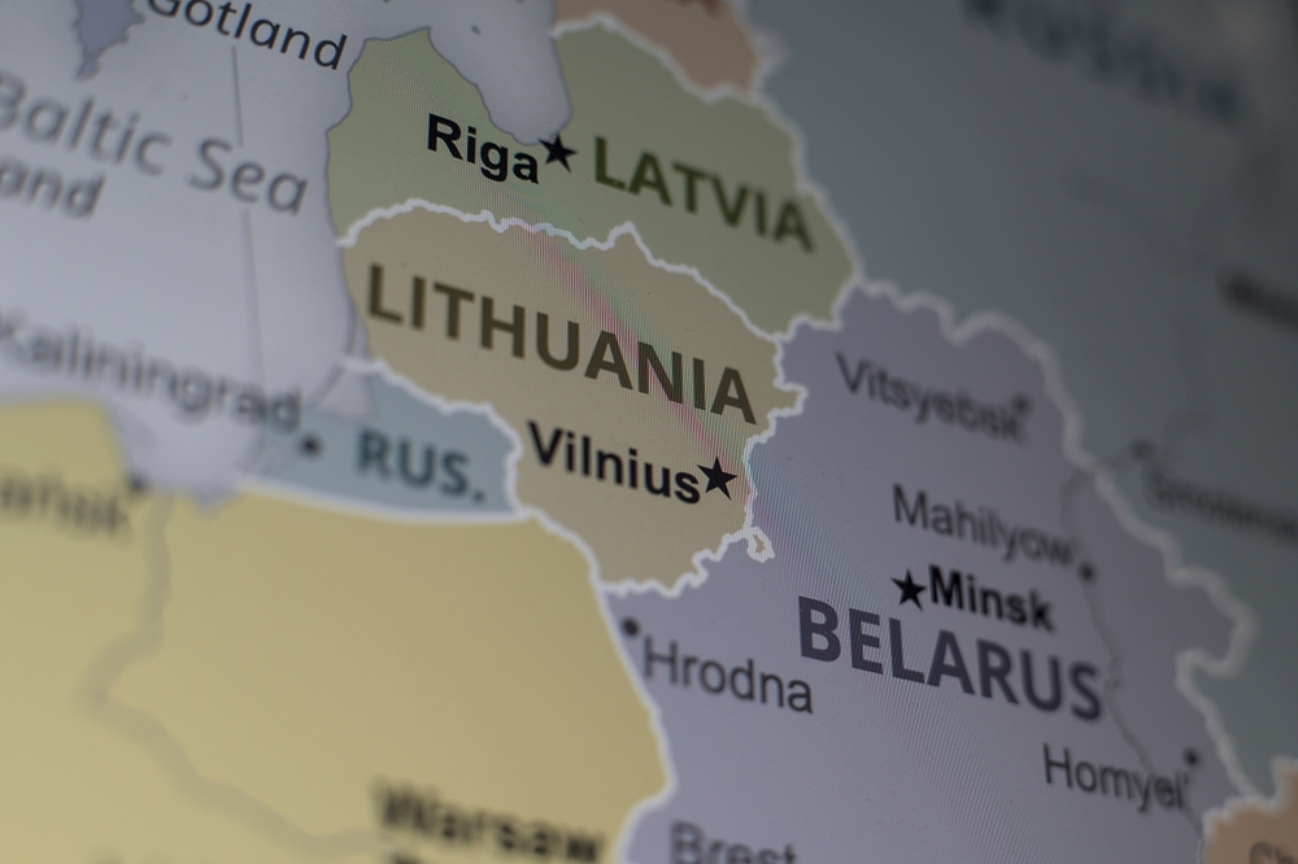 Латвия засилва охраната на границата заради ръста на нелегалната миграция от Беларус
