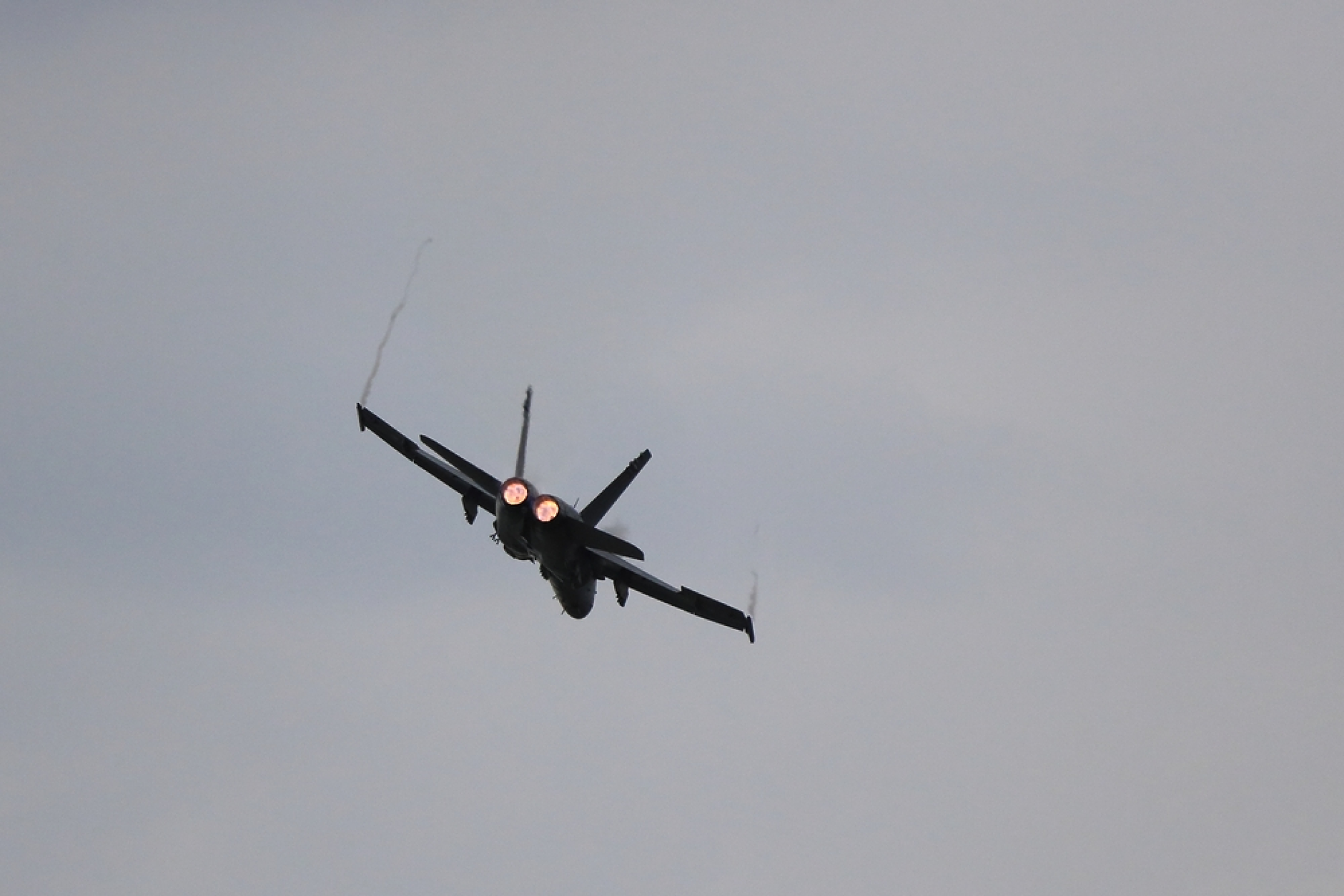 Испански F-18 свали дрон, нарушил въздушното пространство на Румъния