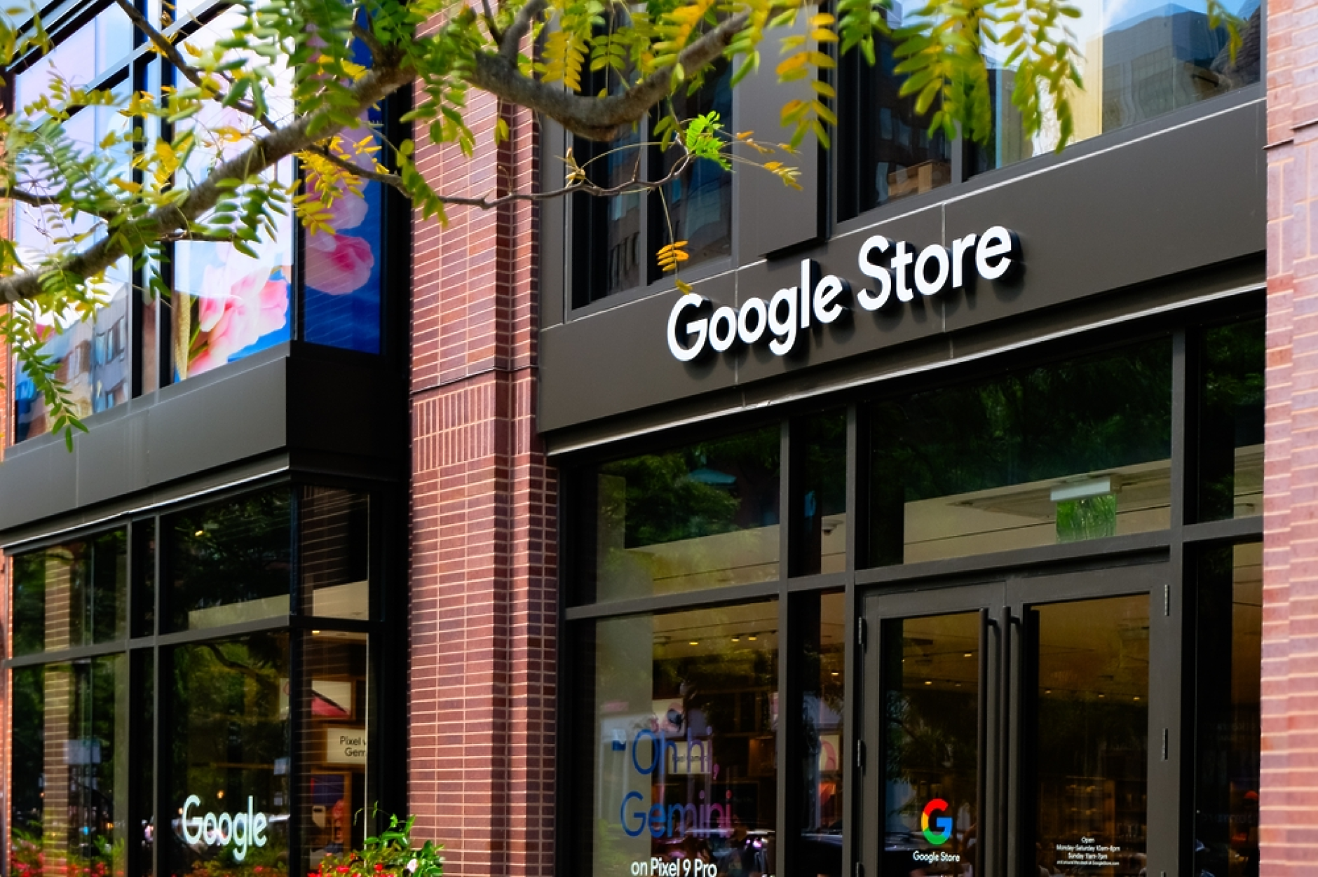 Първият магазин на Google извън САЩ отваря врати в Токио