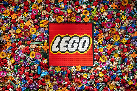 Световното и F1 дадоха нов тласък на Lego: продажбите скочиха с 21%