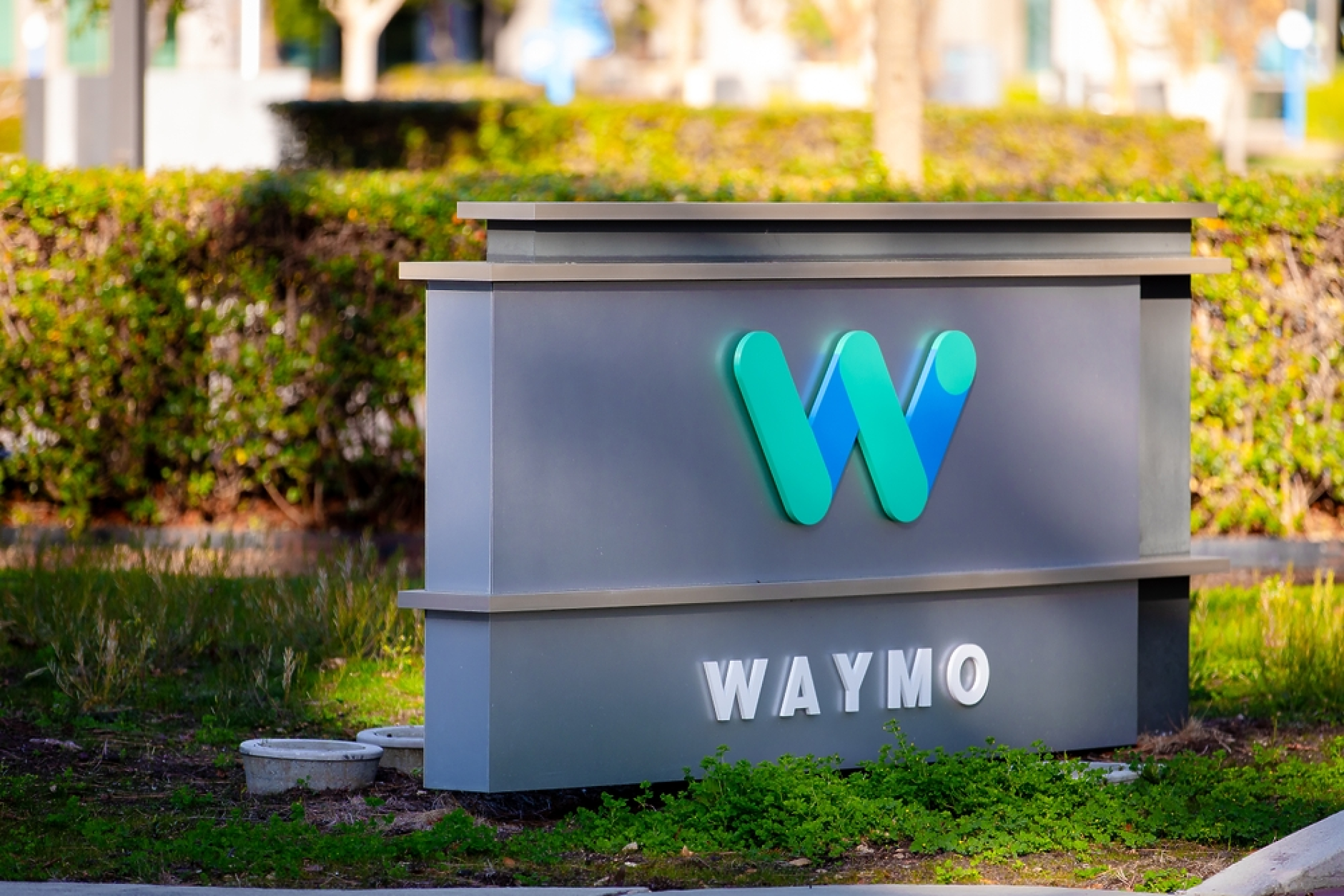 Waymo идва в ЕС: роботакситата без шофьор тръгват в Мюнхен през 2027 г.