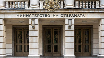  „Скандал, преврат, оставка!“ – политически трус след доклада на ДАНС за машините за вота (обзор)