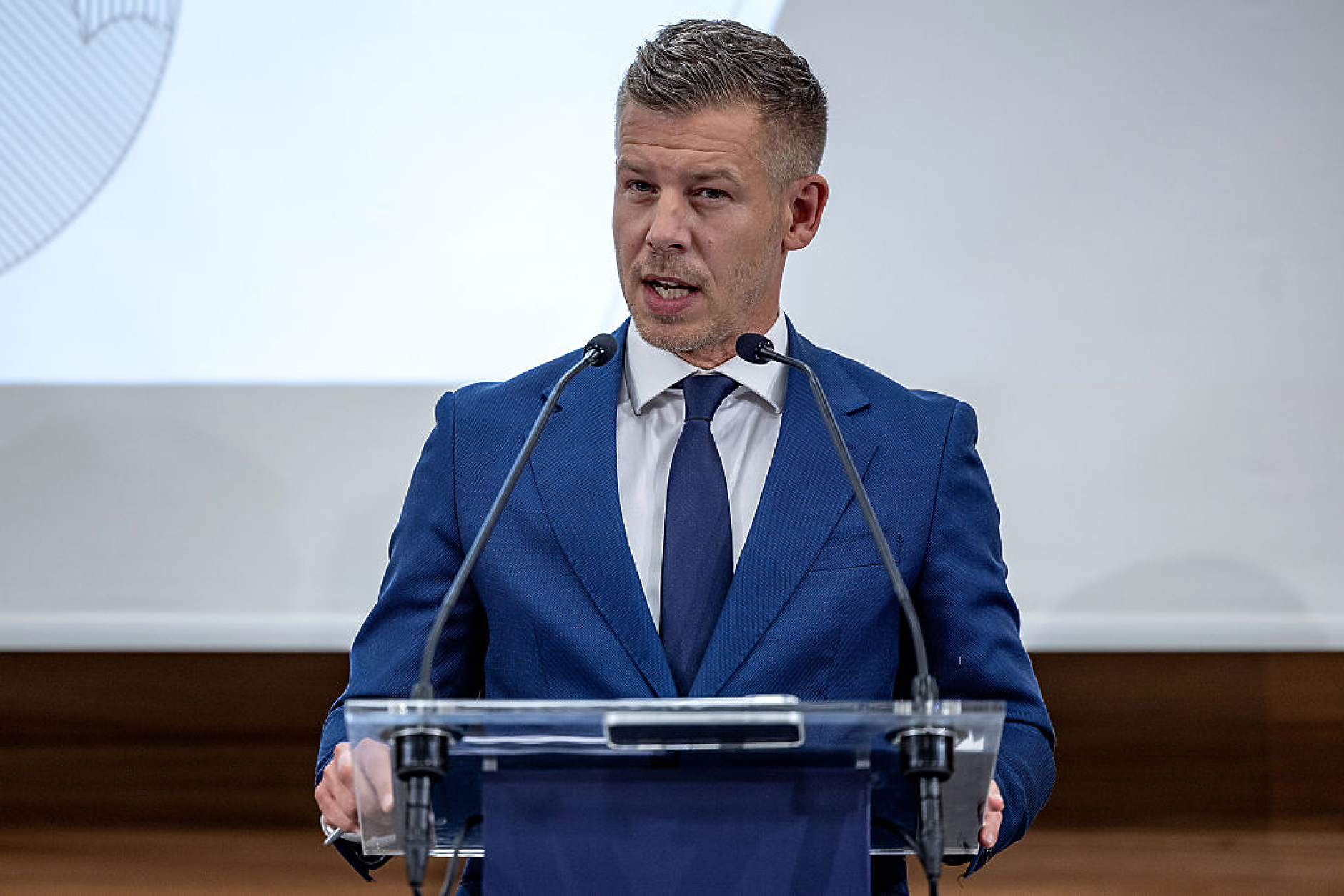 Брюксел е готов да освободи част от блокираните средства за Унгария
