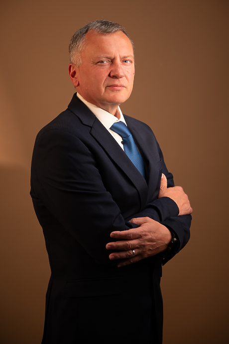 Александър Александров, MBA, CFA, CIA, CTP