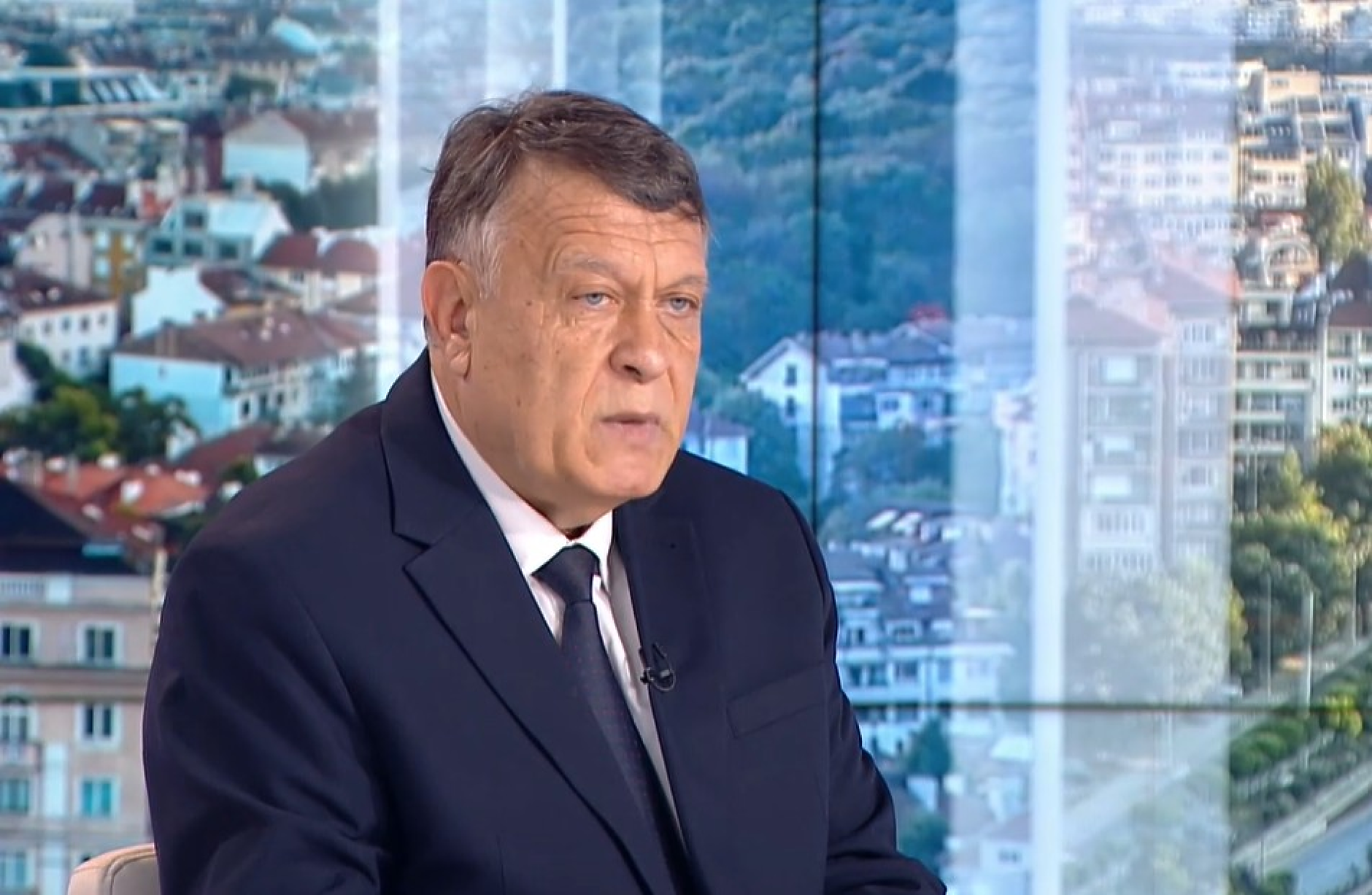Георги Вълчев: Образователната система обрасна с много помагала, които отказват децата да мислят