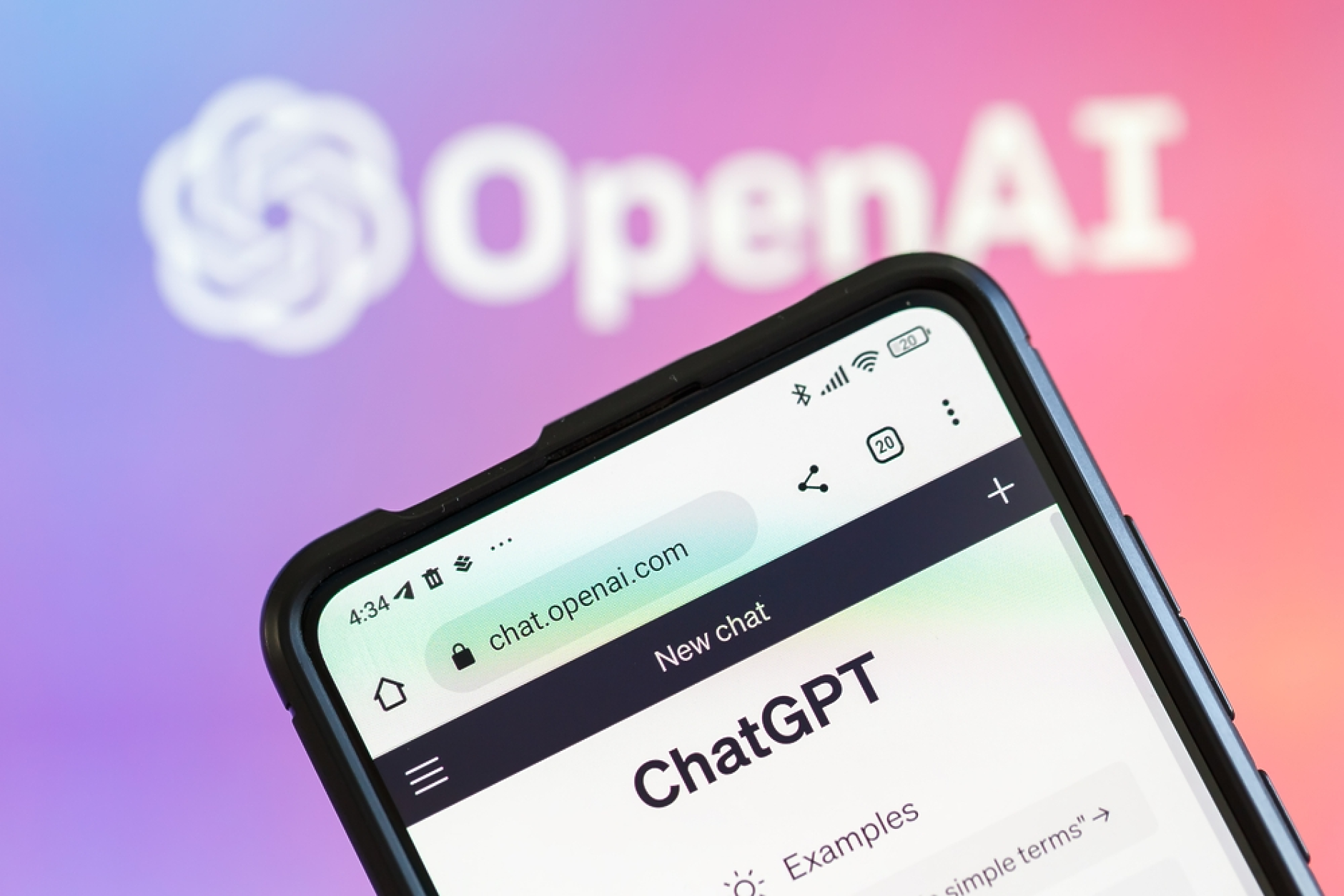 OpenAI води предварителни разговори относно кръг за финансиране при оценка от над 1,2 трлн. долара