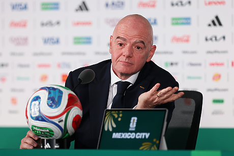 Футболен скандал по върховете: FIFA обвини UEFA в "кампания по дезинформация" за изборите за президент