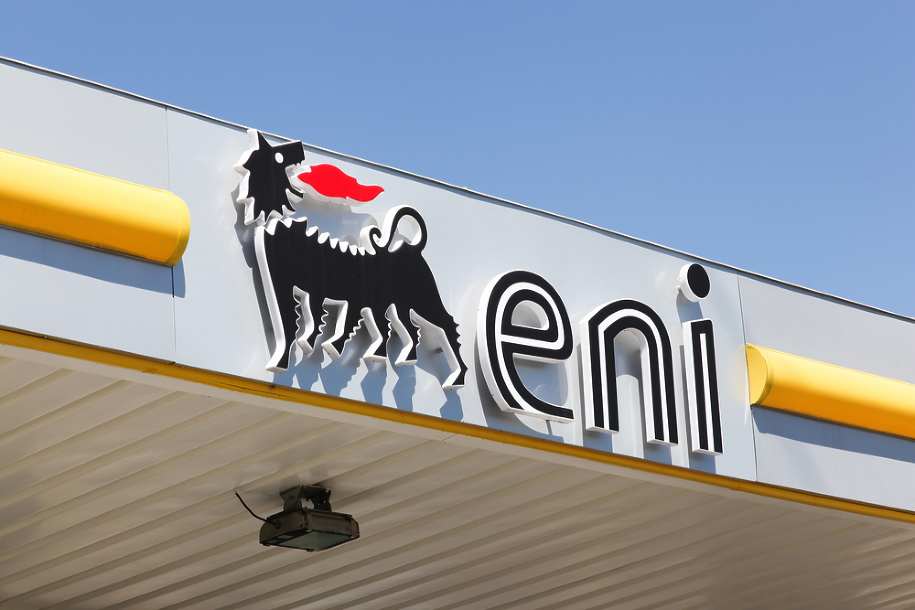 След енергийния гигант Eni: Още две компании в Италия слагат ценови таван на горивата