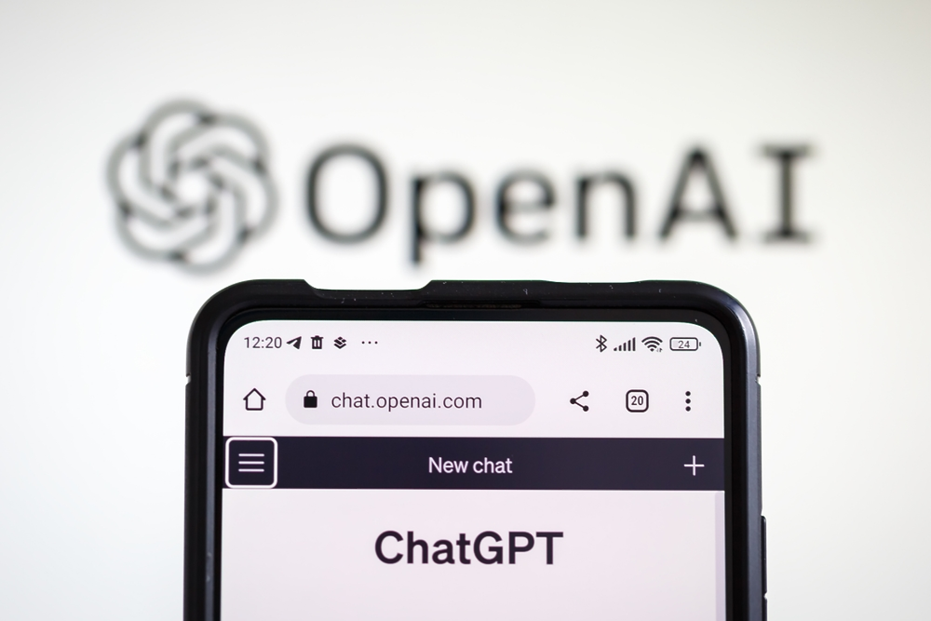 Скандал в OpenAI: трима изследователи са уволнени за нарушения при работа с чувствителни данни