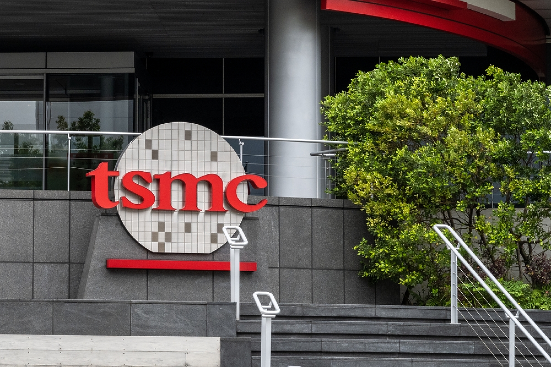 TSMC отчете рекордна печалба за шесто поредно тримесечие