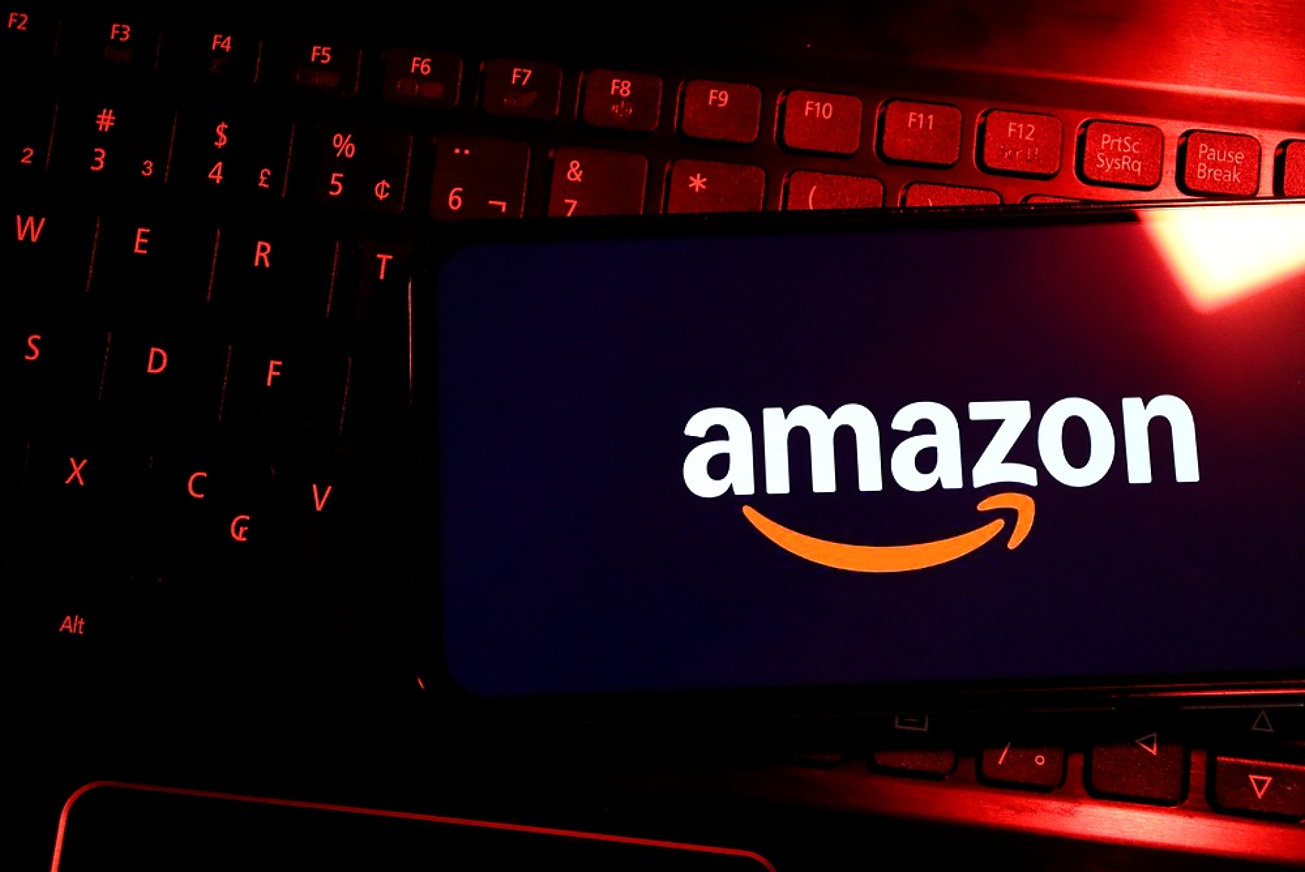 Amazon преговаря за купуване на стартъпа за изкуствен интелект Decart за 7 милиарда долара