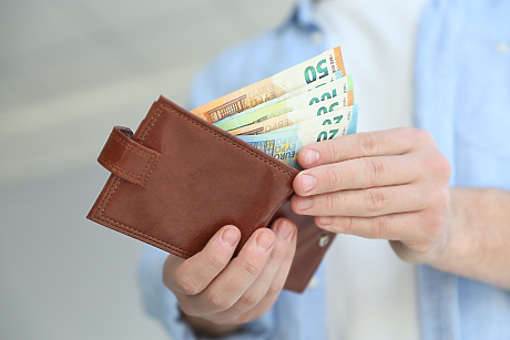 Новият Закон за потребителския кредит: регулация, която пази потребителя, а не го изпраща при лихварите