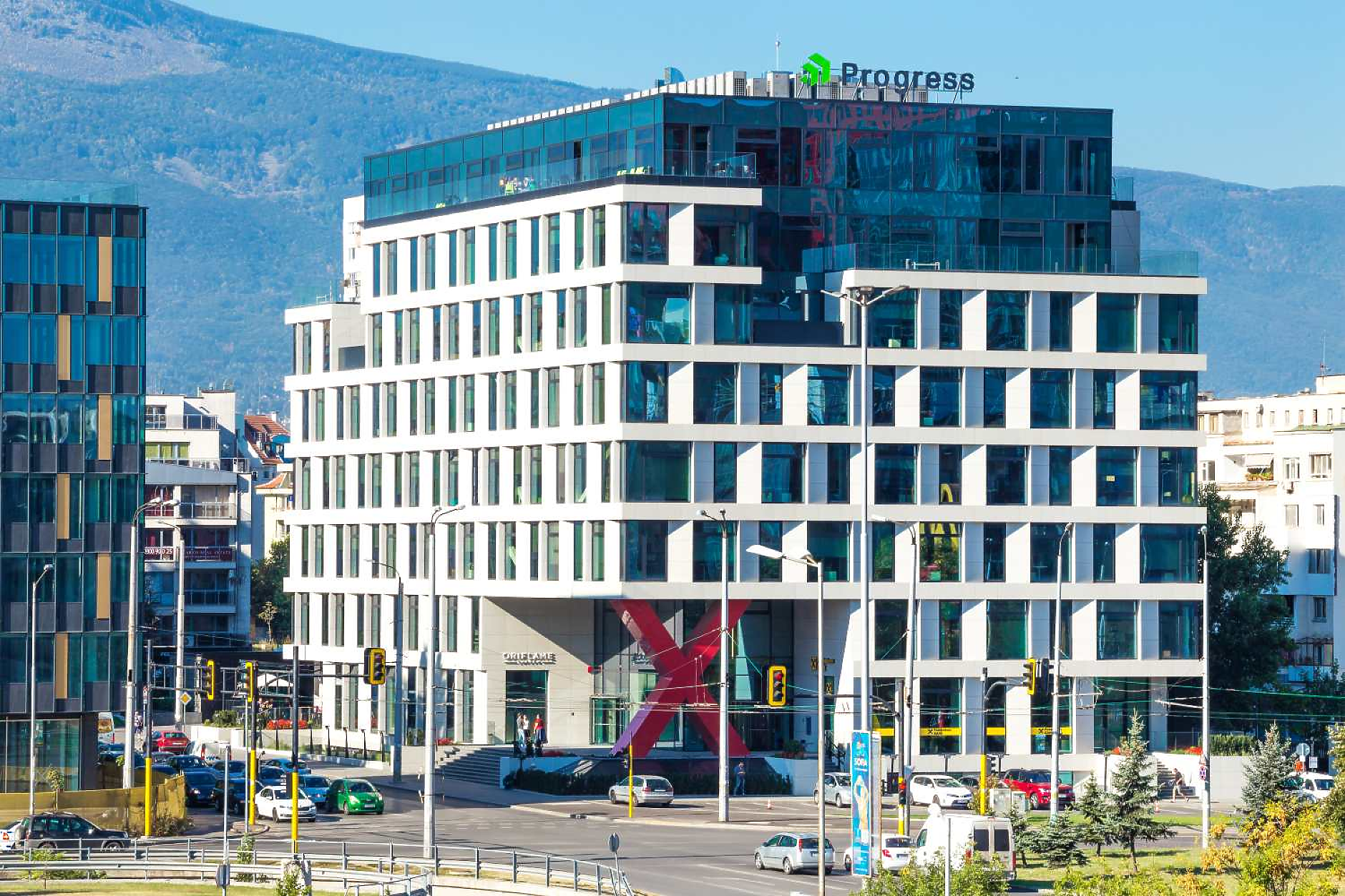 Schneider Electric помага на Progress Software да централизира управлението на ИТ инфраструктура от няколко локации