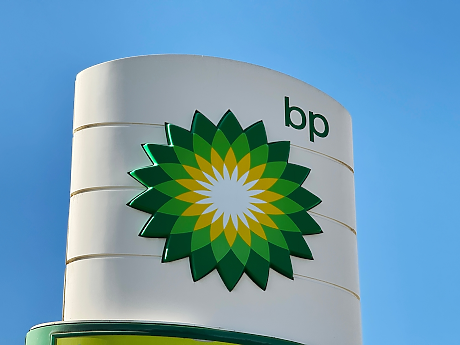 BP отчете почти четирикратен ръст на печалбата заради конфликта в Близкия изток