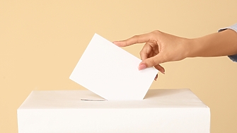 При 98,99% обработени протоколи: Йотова води с 34,7% пред Гюров – 32%  